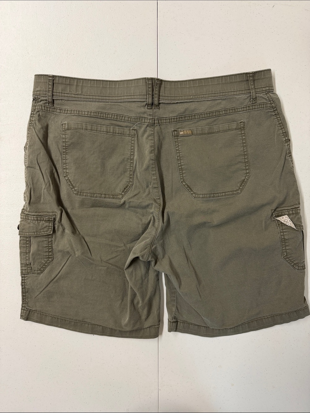 Lee Women's Olive Green Cargo Shorts - Picture 2 of 5